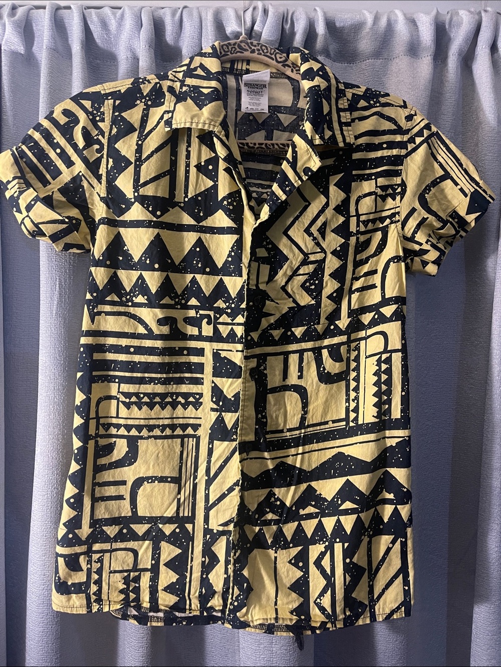 Stranger Things Eleven Short-Sleeve Printed Button Down Shirt - Black and Yellow